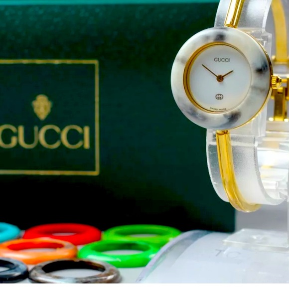 Gorgeous Rare Bezel Gucci Watch Signature Iconic 14 k Gold Statement Piece - Picture 1 of 7